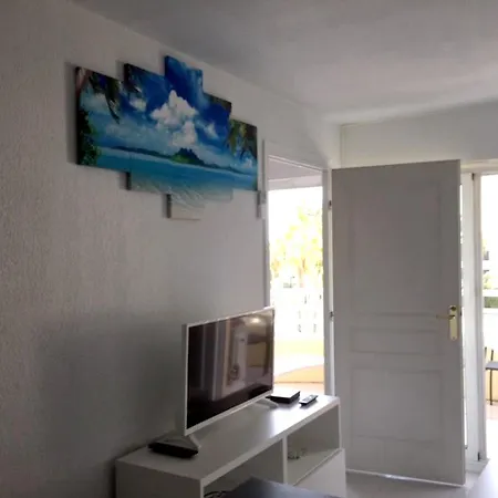D'une A Avec Wifi A 300 M De La Plage 公寓 Fréjus