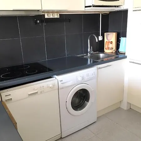 D'une A Avec Wifi A 300 M De La Plage Apartment *
