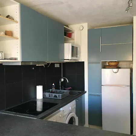 D'une A Avec Wifi A 300 M De La Plage Appartement Fréjus